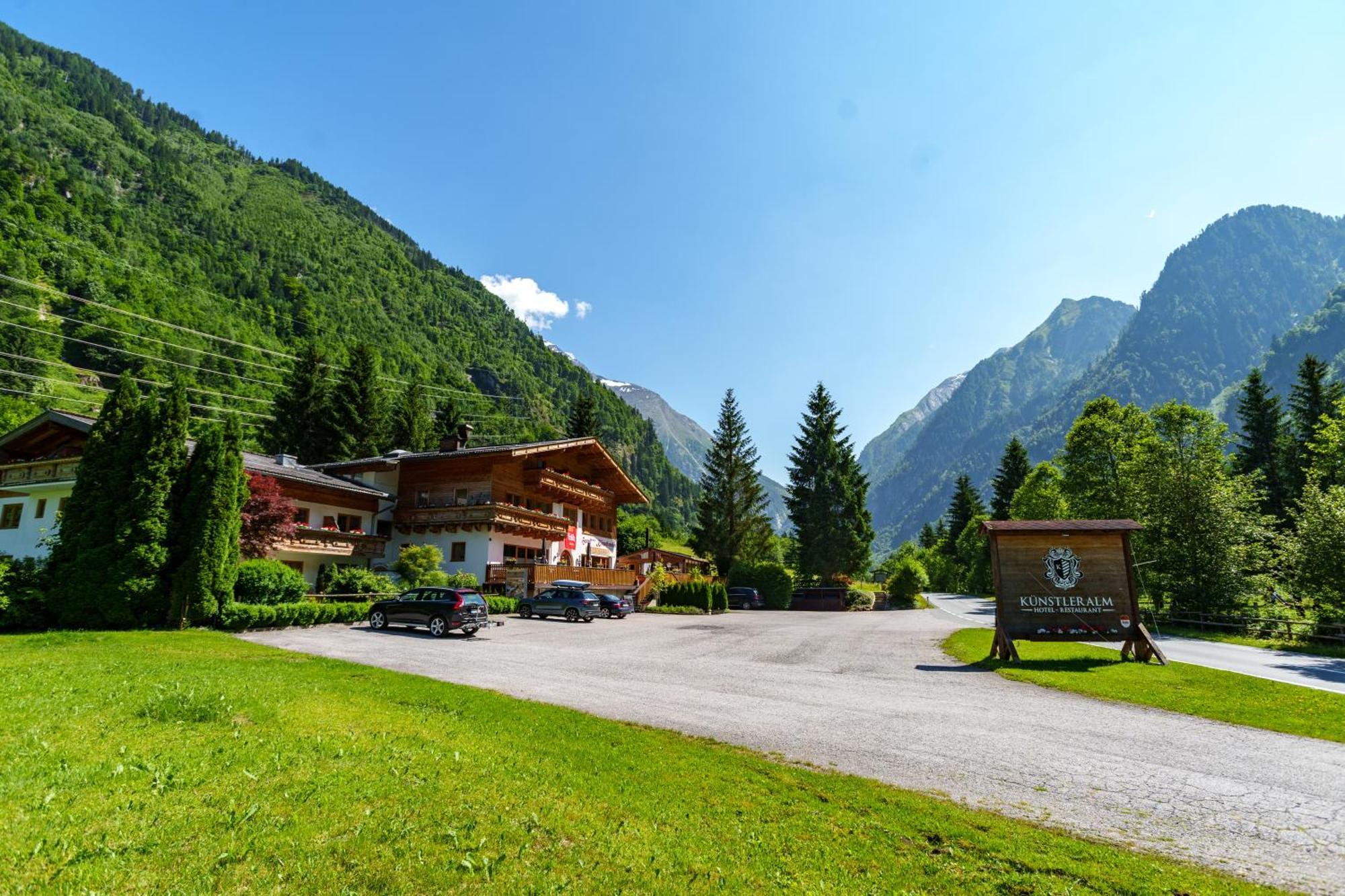 Hotel Kuenstleralm Kaprun Exterior foto