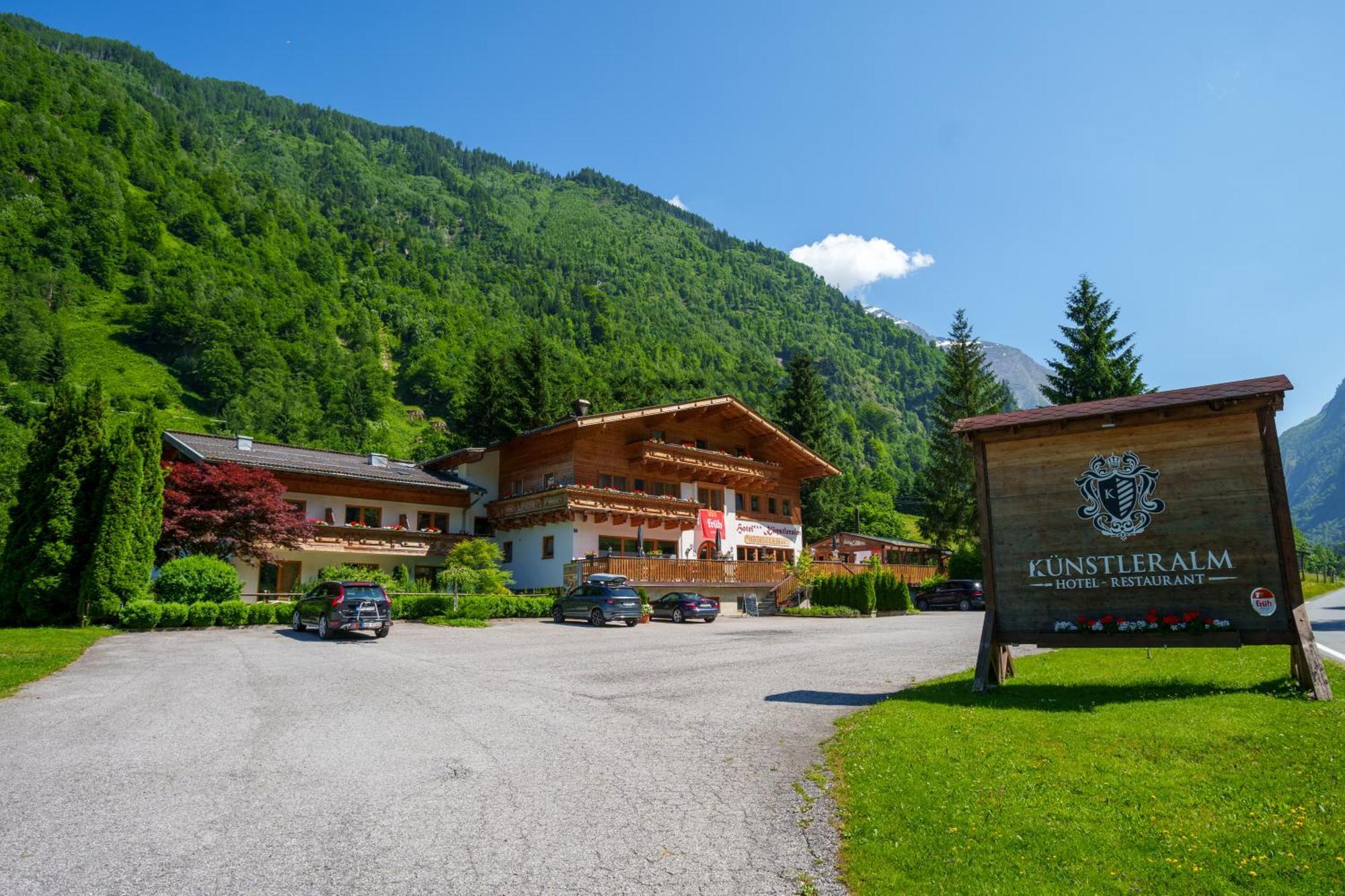 Hotel Kuenstleralm Kaprun Exterior foto
