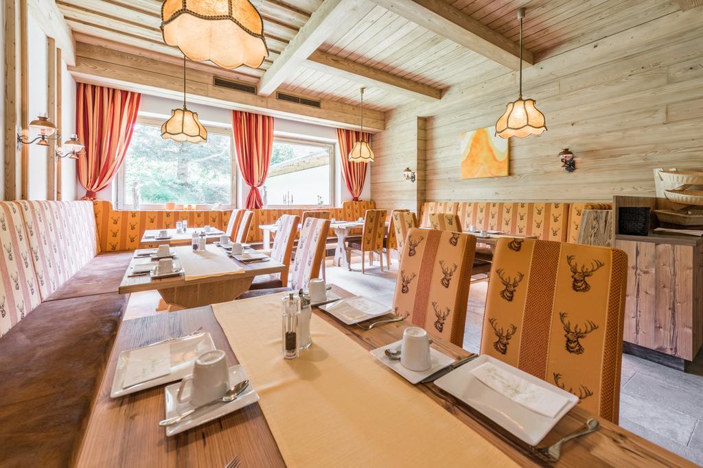 Hotel Kuenstleralm Kaprun Exterior foto