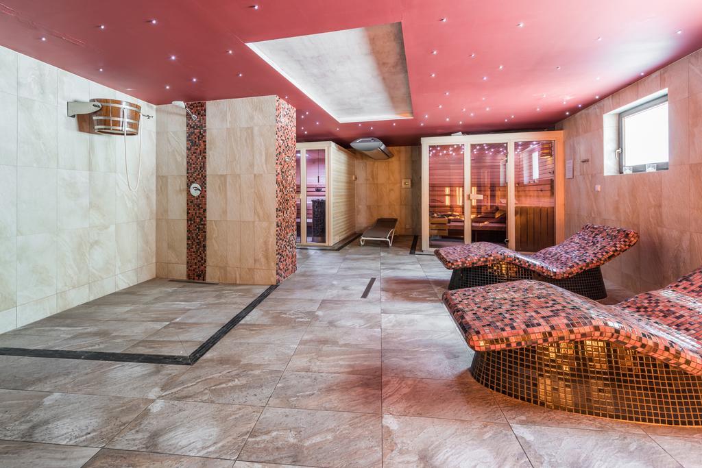 Hotel Kuenstleralm Kaprun Exterior foto