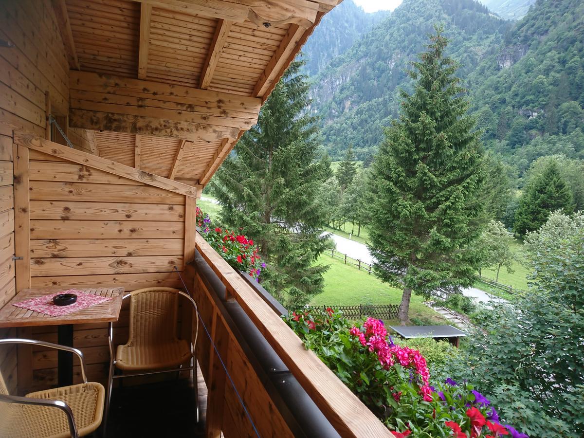 Hotel Kuenstleralm Kaprun Exterior foto